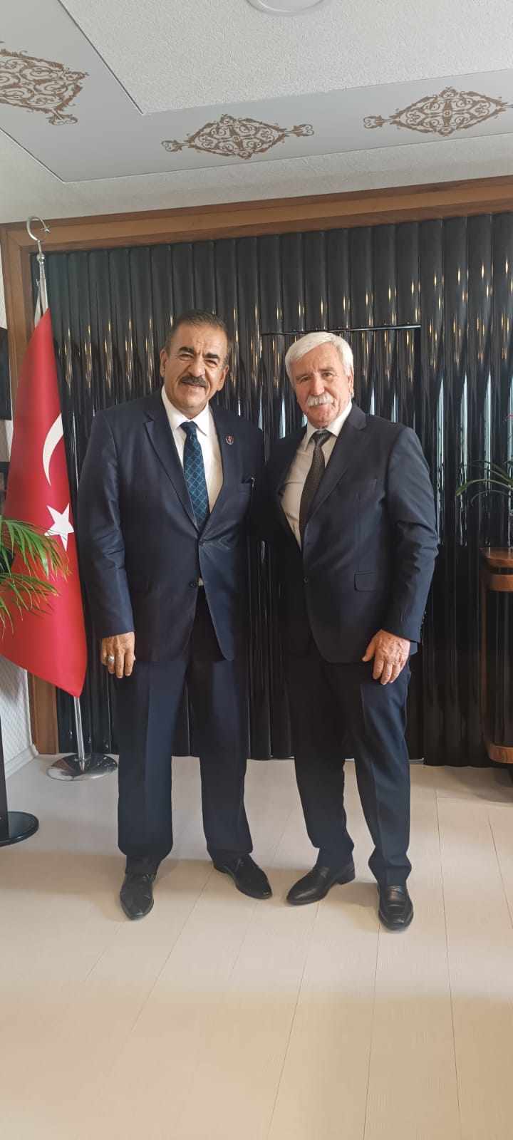 HAMURCU KÖYÜNÜ PİRELER BASTI