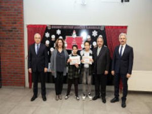KAPI AÇILMADAN ONLARCA KİŞİ KUYRUĞA GİRDİ