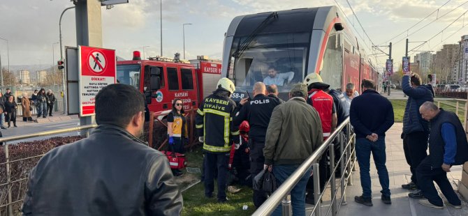 Kayseri’de tramvayın çarptığı kadın yaya yaralandı