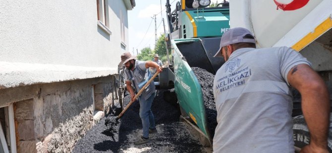 Sarımsaklı Mahallesi'nde asfalt başladı, sosyal tesis açılışa hazırlanıyor