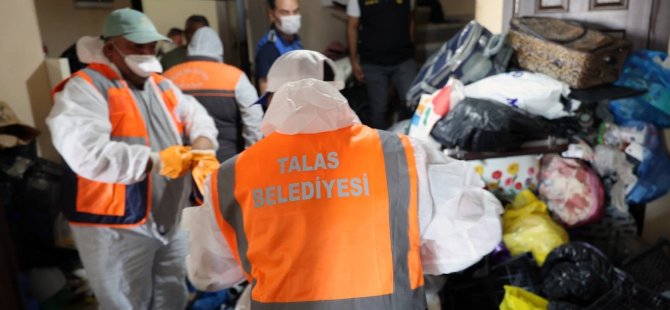 Kayseri Talas’ta çöp evden 5 kamyon atık çıkarıldı
