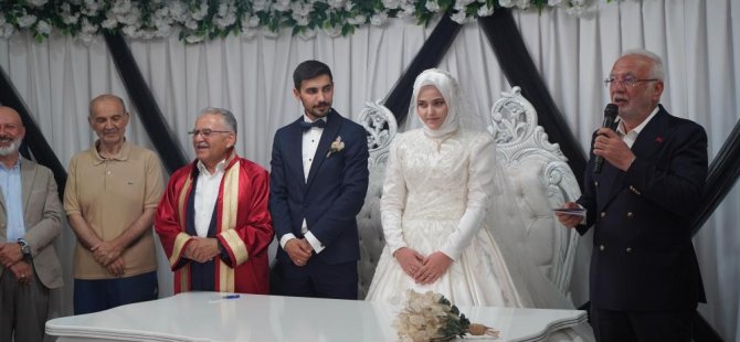 Yahyalı Belediye Başkanı Esat Öztürk Oğlunu evlendirdi