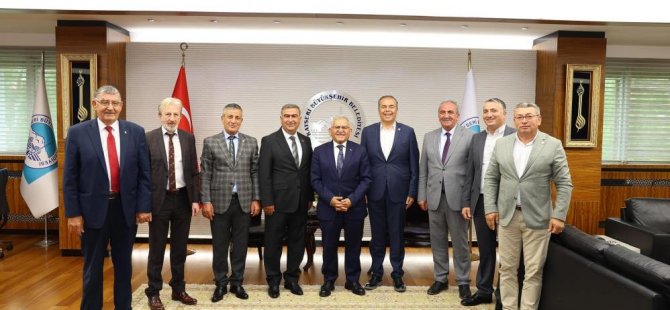 CHP heyetinden Başkan Büyükkılıç’a hayırlı olsun ziyareti