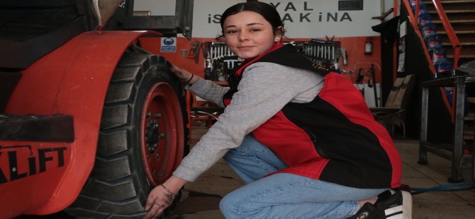 Ağabeyinin açtığı forklift servisinde çırak olarak çalışıyor