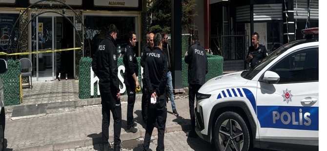 Husumetlisinin pastanede tabancayla vurduğu kişi, kurtarılamadı