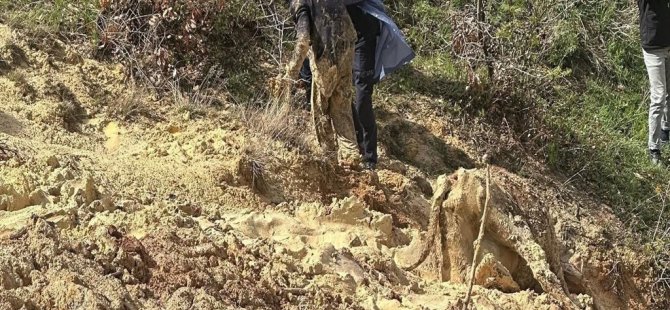 İneğiyle birlikte çamura saplanan çiftçiyi AFAD kurtardı