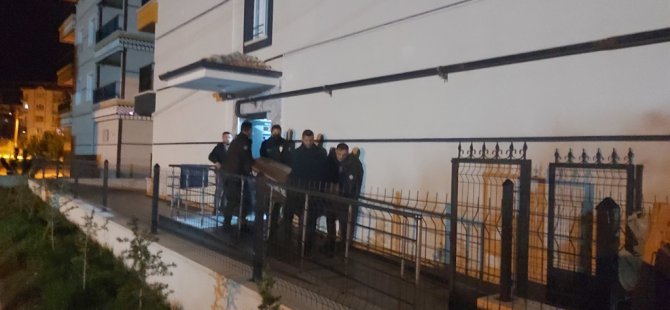 Komşusu Hatice'yi tabancayla öldürüp, aynı silahla intihar etti