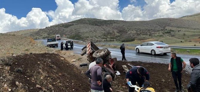 Gübre yüklü traktör devrildi: 1 yaralı