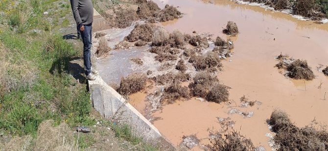 Yeşilhisar'da sağanak ve dolu, tarım alanlarına zarar verdi