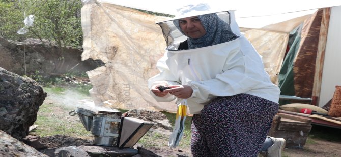 5 kovan ile arıcılığa başlayan 3 çocuk annesi Şerife Yurdakul:
