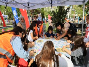 BAHÇELİEVLER'DE YAZ, ÇOCUKLAR İÇİN ŞENLİKLİ BAŞLADI