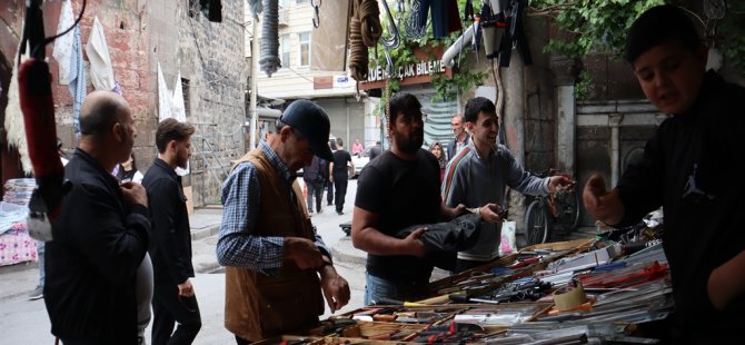 Bıçakların tanesini 35 liraya bileyliyoruz