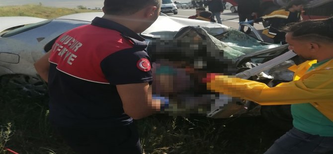 Nevşehir'de süt tankeri ile otomobil çarpıştı: 2 ölü