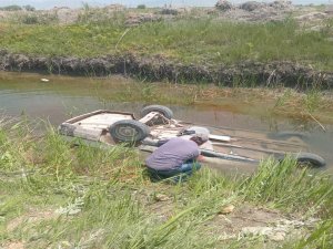 kanala uçan otomobilinde yaşamını yitirdi