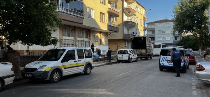 Kocasinan'da alkollü 2 arkadaş birbirini bıçakladı