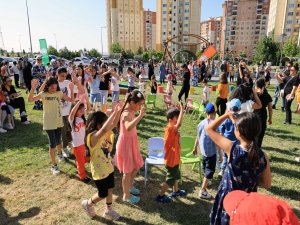 TALAS BELEDİYESİ’NDEN ÇOCUKLARA KARNE HEDİYESİ