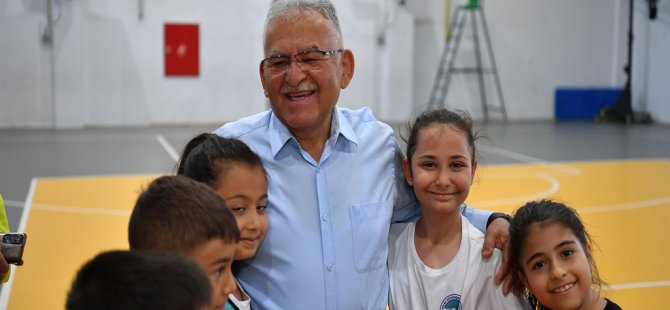 Başkan Büyükkılıç, sporcularla bir araya geldi