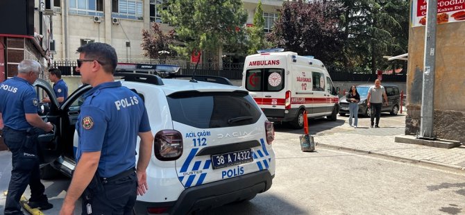 Kayseri’de 3 katlı binada çıkan yangın söndürüldü