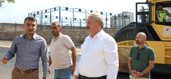 MELİKGAZİ ASFALT YATIRIMIYLA MAHALLELERE DEĞER KATMAYA DEVAM EDİYOR