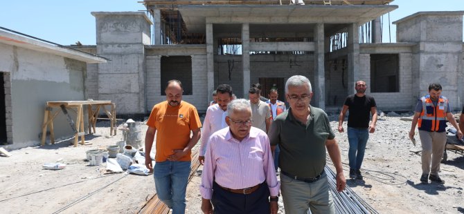 Büyükkılıç, Belediye-Hayırsever İş Birliği Örneği Muhittin Birdal Camii Çalışmalarını İnceledi