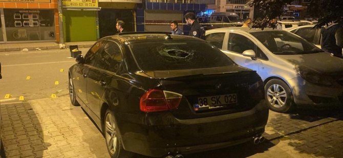 Tartıştıkları şahıslar, 3 gün önce aldıkları otomobili kurşunladı
