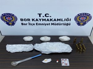 NİĞDE'de uyuşturucu ile mücadele kapsamında gerçekleştirilen operasyonda 4 kişi gözaltına alındı