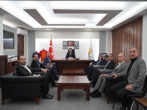 Sarraflar Başkan Adayı Refik Karakuzay Ak Parti il Başkanlığını ziyaret etti