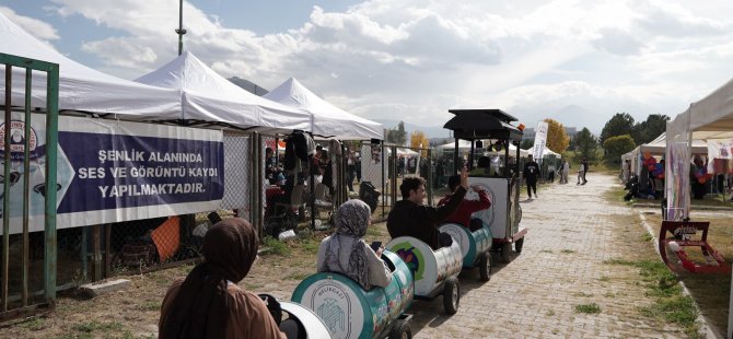 Melikgazi Belediyesi, “Mobil Sıfır Atık Toplama ve Eğitim Aracı” ile okullarda eğitim veriyor