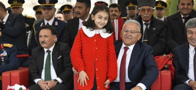 Cumhuriyet Meydanı’nda Coşkulu Kutlama