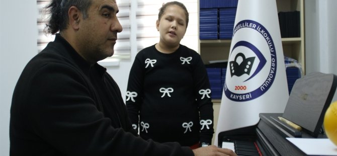 'Absolut kulak'a sahip olan görme engelli Hira'nın hedefi, müzik öğretmeni olmak