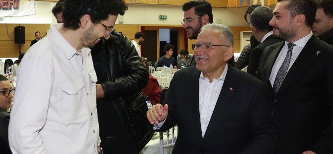 Başkan Büyükkılıç, gençlerle iftarda buluştu