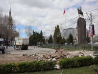 Cumhuriyet Meydanı’ndaki son işletme de kaldırıldı