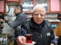 Kayseri’de 4 çocuk babası, 74 yıldır çaycılık yapıyor