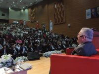 “Sevgili gençlerimiz, bu belediye sizin, bu şehir sizin”