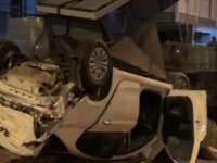 Otomobil beton bloğa çarptı: 1 yaralı