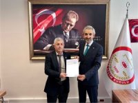 Başkan Navruz mazbatasını aldı