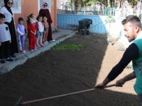 KOCASİNAN’DA MİNİK ELLER TOPRAĞA DEĞİYOR, GELECEK YEŞERİYOR