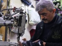 3 Çocuk babası, 36 yıldır ayakkabı tamir ederek geçimini sağlıyor