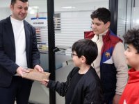 Talaslı Çocuklardan Örnek Davranış: Buldukları Cüzdanı Sahibine Ulaştırdılar