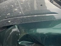 Otomobil iş merkezine girdi