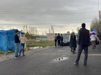 Kayseri'de, iki grup arasında çıkan kavgada 1 kişi bıçak, 2 kişi ise darp sonucu yaralandı.