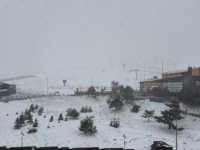 Erciyes’e mayıs ayında kar yağdı
