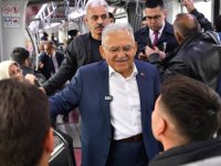 Başkan Büyükkılıç'tan Tramvayda Sıcak ve Samimi Yolculuk
