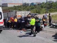 Hacılar’da otomobilin kamyona çarptığı kazada anne öldü, oğlu yaralandı