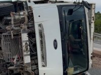 Kayseri’de Mıcır Yüklü Kamyon Devrildi: 1 Yaralı