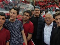 “Sizler Bizim Geleceğimizsiniz, Sizleri Seviyorum”