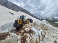 Pınarbaşı’da Karla Kaplı Yayla Yolları Açılıyor