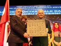 TÜRK DÜNYASI GÖSTERİSİ BÜYÜLEDİ