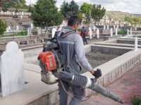 MELİKGAZİ'DE MEZARLIKLAR BAYRAM ZİYARETİNE HAZIR HALE GETİRİLİYOR