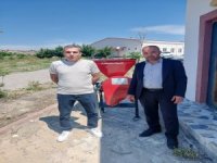 Başkan Büyükkılıç'tan Ebiç muhtarlığına arpa, yem ezme makinası